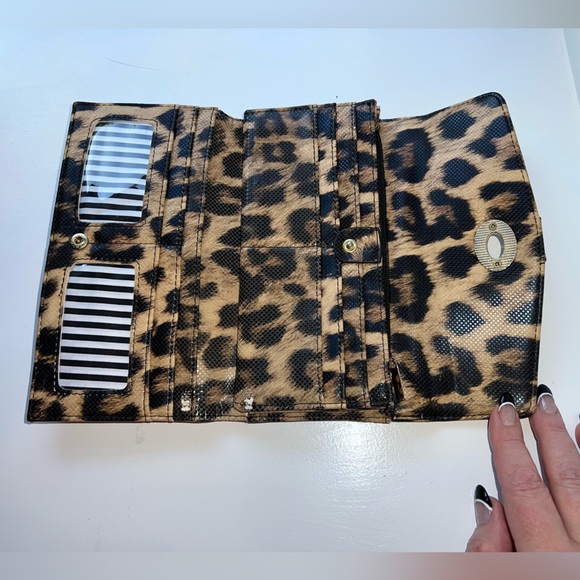 CHARMING CHARLIE SHOULDER HOBO BAG in BURGUNDY FAUX LEATHER W/ STUDS & WALLET - Picture 7 of 7